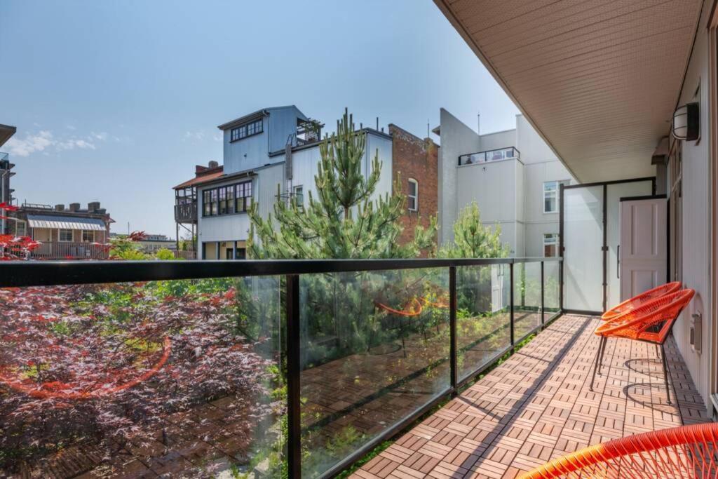 ויקטוריה Clean 3Rd Floor Executive 1 Bedroom Apt In Old Town China Town מראה חיצוני תמונה