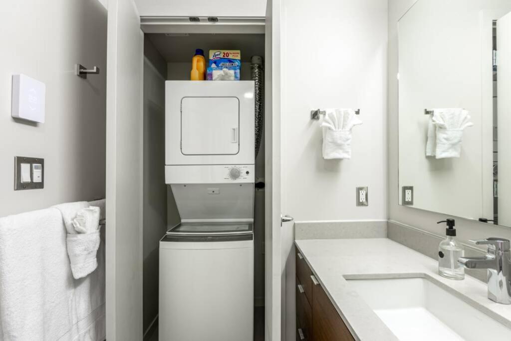 ויקטוריה Clean 3Rd Floor Executive 1 Bedroom Apt In Old Town China Town מראה חיצוני תמונה