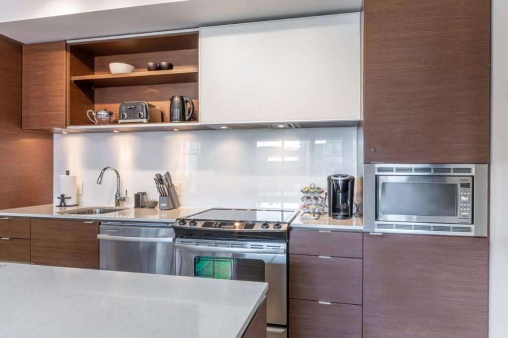 ויקטוריה Clean 3Rd Floor Executive 1 Bedroom Apt In Old Town China Town מראה חיצוני תמונה